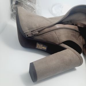 SALE ‼️ Over Knee Open Toes Faux Suede Boots NEW